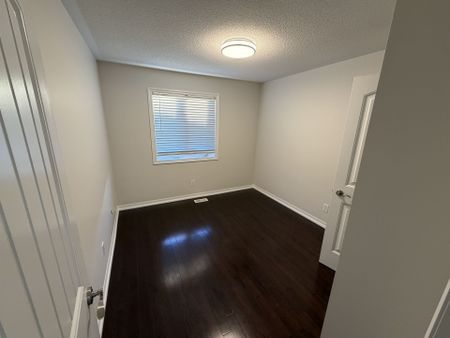 For Lease - 30 Whitmer Street, Milton, Ontario - Photo 4