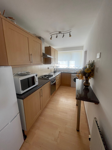 2 bedroom flat to rent - Photo 4