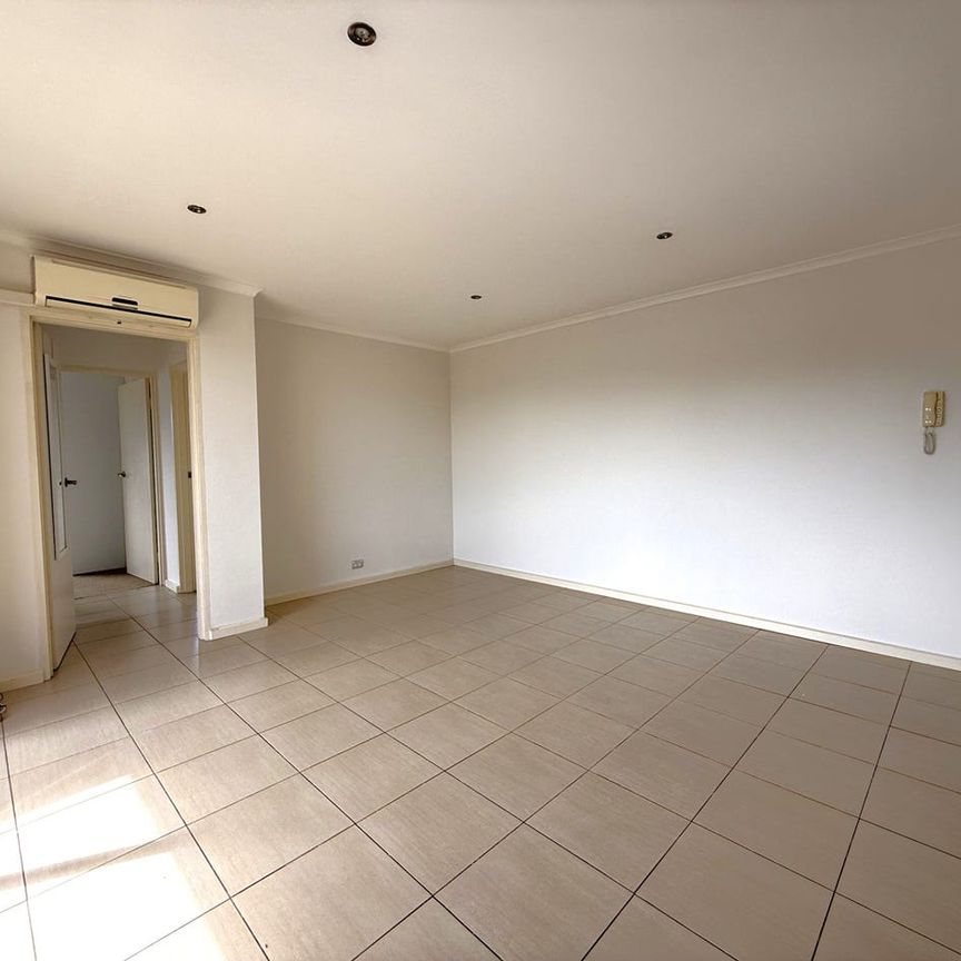 Location Location! - Photo 1