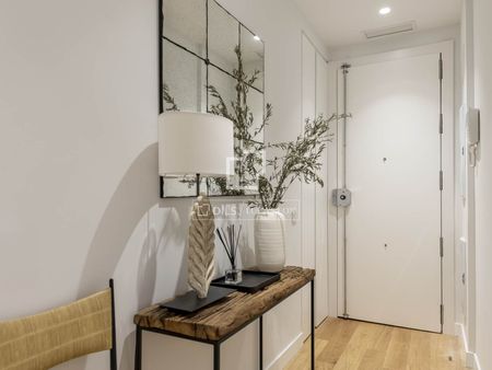 Excellent 2 Bedroom apartment for rent in Recoletos, Madrid - Photo 2