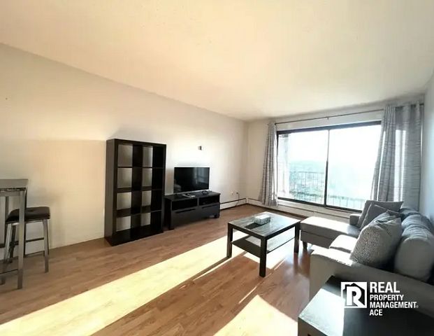 908 - 1330 15 Avenue SW | 1330 15 Avenue SW, Calgary - Photo 1