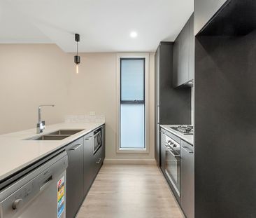 Low-Maintenance, Modern Living in Ultra-Convenient Location - Photo 6