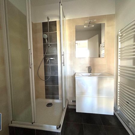 Location Appartement 2 pièces 38m² ST PRIEST EN JAREZ 42270 - Photo 3