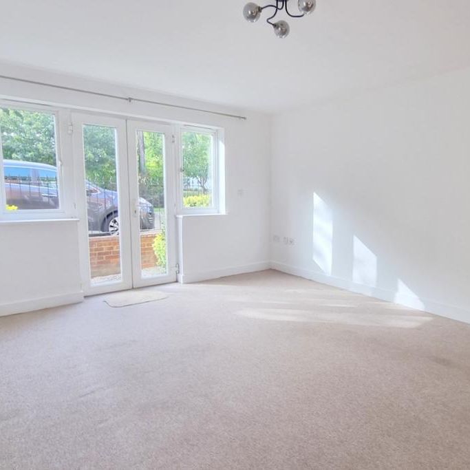 2 bedroom ground floor flat to rent - Photo 1