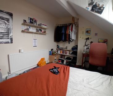 6 Bed - 21 Manor Terrace, Headingley, Leeds - LS6 1BU - Student - Photo 6