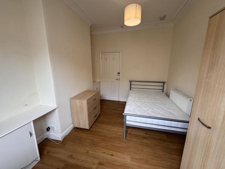 Brownlow Street, The Groves - P1004 - Photo 4