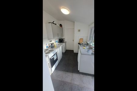 Room in a Shared House, Chesterfield Road, BS6 - Photo 5