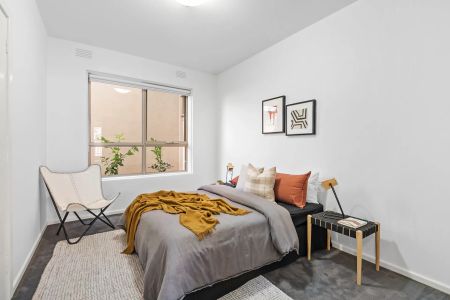 Bright One-Bedroom Apartment in Prime Carlisle Street Location - Photo 5