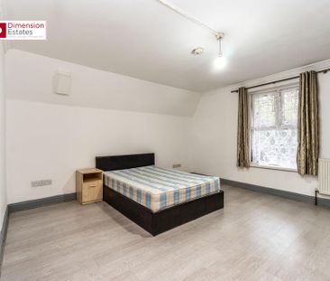3 bedroom flat to rent - Photo 4