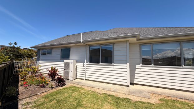 4 Bedrooms on Maka Terrace - Photo 1