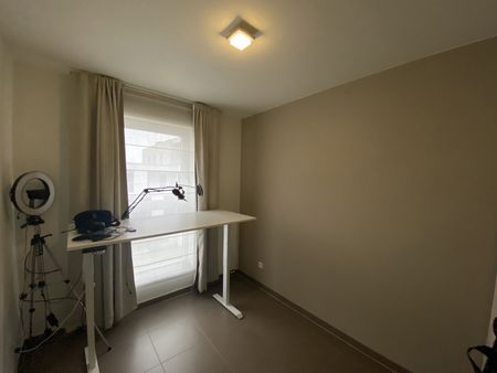 Ruim appartement met twee badkamers op toplocatie - Photo 3