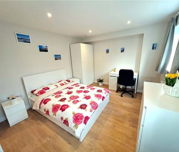 Queen Eleanors Road, Guildford, Surrey, GU2 7SL - Photo 6