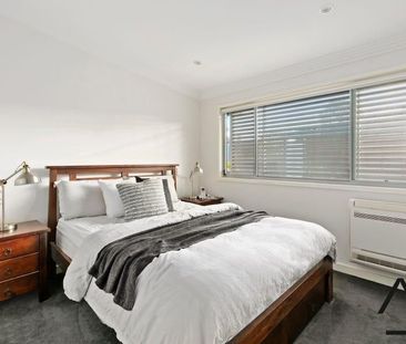 Modern Alexandria terrace maximising light and space - Photo 5