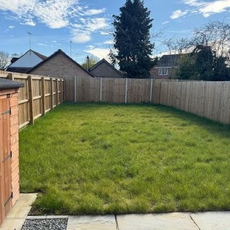 2 bedroom semi-detached house to rent - Photo 3