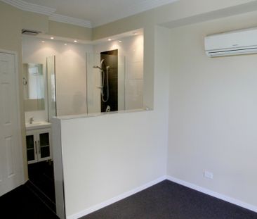 LARGE DUPLEX WITH SKYLINE VIEWS!!! - Photo 5
