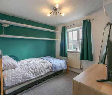 3 bedroom end of terrace house to rent - Photo 2