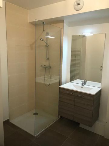 Location Appartement 2 pièces 43m² VALLEIRY 74520 - Photo 3