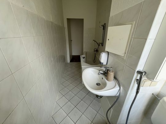 Charmante Erdgeschosswohnung mit Balkon zum Entspannen - Photo 1