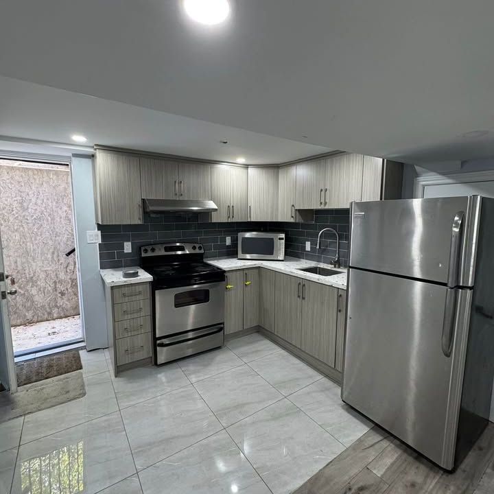 For Lease - 98 Centre Street Unit# Basement, Brampton, Ontario - Photo 1