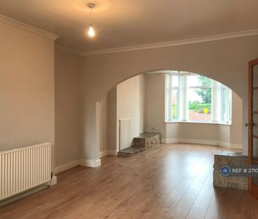 3 bedroom end of terrace house to rent - Photo 1