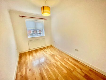 3 bedroom semi-detached house to rent - Photo 4