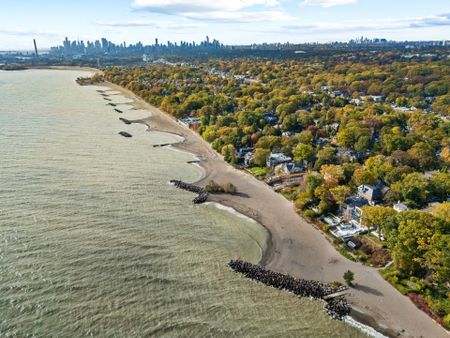 For Lease - 184 Neville Park Boulevard, Toronto, Ontario - Photo 5