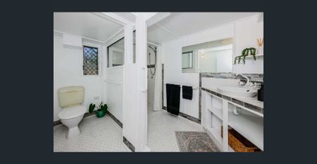 Available 18th November - Photo 4