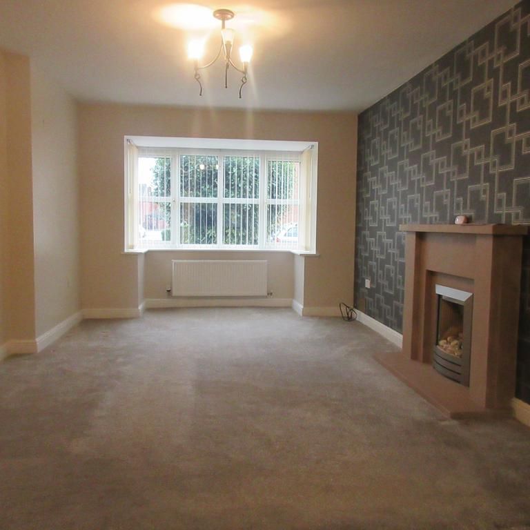 4 bedroom detached house to rent - Photo 1