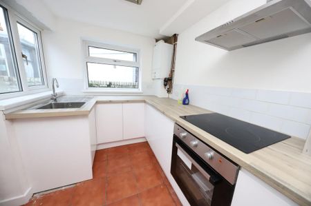 3 bedroom terraced house to rent - Photo 5