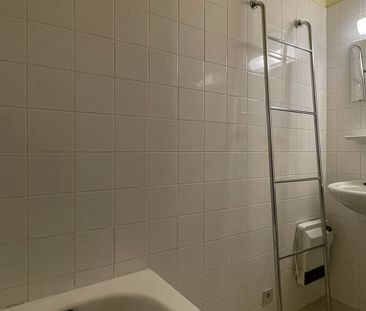 Appartement te huur in Tournai voor € 700 met 1 slaapkamer - Photo 1