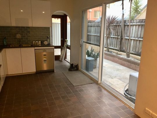 Woolloomooloo - Photo 1