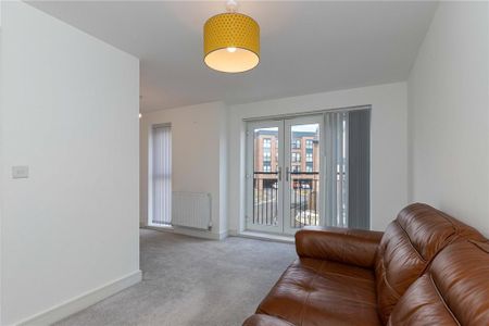 4 bedroom semi-detached house to rent - Photo 4