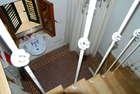 Via della Pergola, Florence, Tuscany 50121 - Photo 5