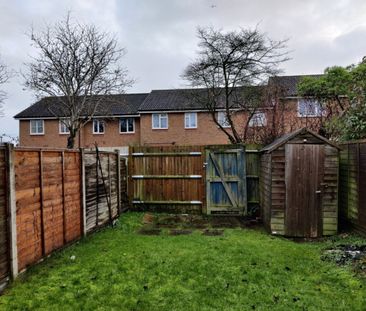 3 bedroom Mid Terraced House - Morecambe Close, Stevenage - Photo 5