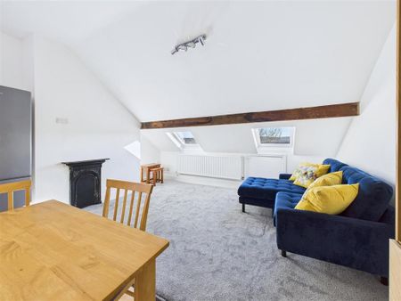 3 bedroom flat to rent - Photo 2