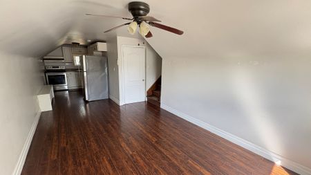 For Lease - 585 Byngmount Avenue Unit# Upper, Mississauga, Ontario - Photo 2