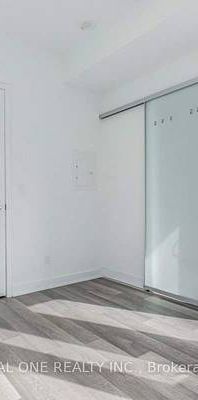 Yonge Street / Park Home Ave Luxury 1Bdrm +Den Modern Kitchen - Photo 1