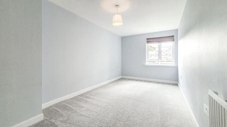 3 bedroom apartment to rent - Photo 4