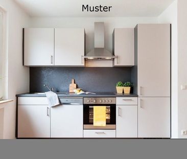 Neu Renovierte 1,5 Zimmer Wohnung im EG mit Balkon ! - Photo 1