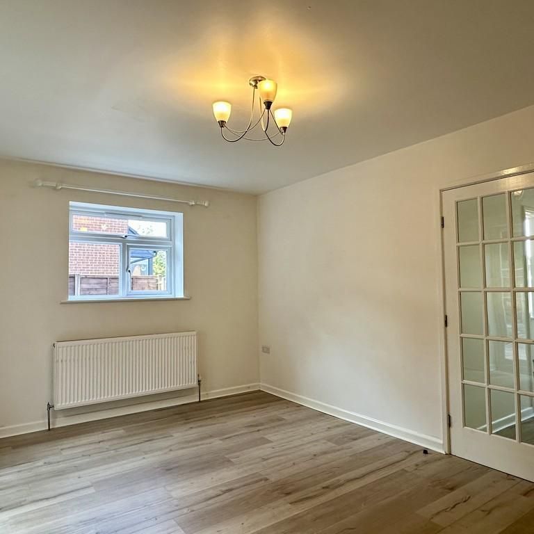 5 bedroom semi-detached house to rent - Photo 1