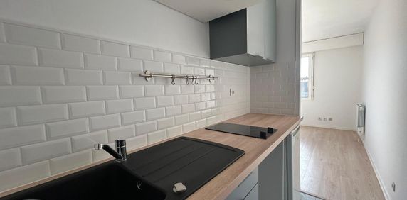 Location Appartement 1 pièce 23m² BORDEAUX 33800 - Photo 2