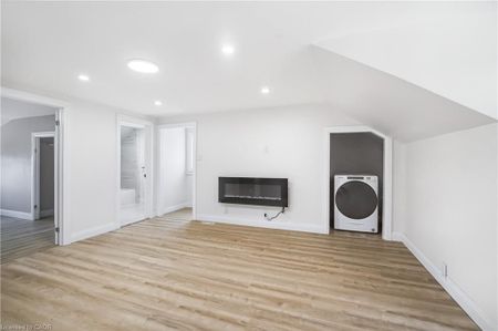 For Lease - 10 Comet Avenue Unit# 2, Hamilton, Ontario - Photo 2