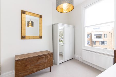 2 Bed Flat, Burlington Gardens, W3 - Photo 4