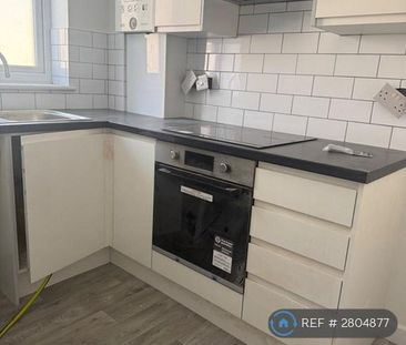 4 bedroom semi-detached house to rent - Photo 1