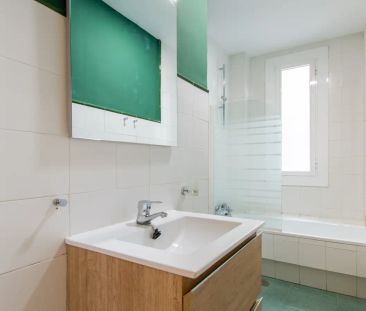 Room in a shared 5-bedroom apartment for rent in Ríos Rosas. - Photo 3