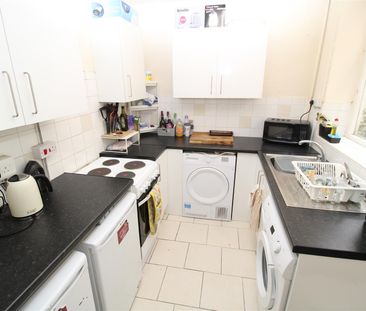 House - Terraced For Rent Wood Road, Pontypridd - Photo 2