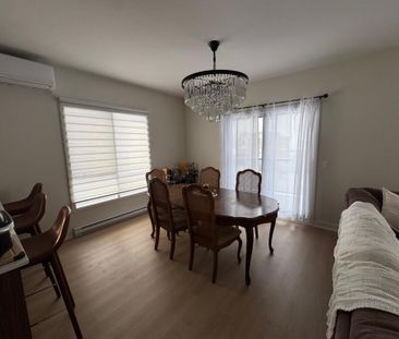 4.5 LUXUEUX ET TRÈS TRANQUILLE À LAVAL A LOUER - Photo 1