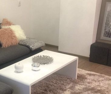 Duża, ładna kawalerka z balkonem - Zdjęcie 3
