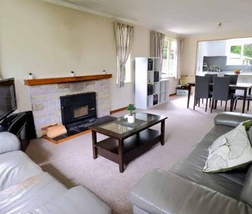 Everything you need on Epsom - Photo 2