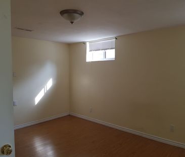 For Lease - 1502 Banwell Road, Mississauga, Ontario - Photo 2